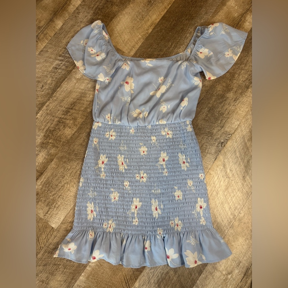 Altar’d State SMALL petal sleeve mini dress, light blue w white flowers